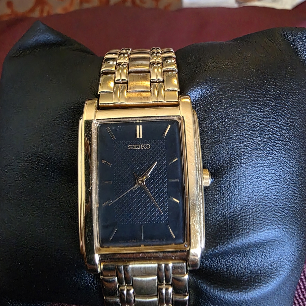 Seiko Gold Tone Mens Watch with Black‎ Dial